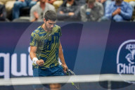 TENNIS - Swiss Indoors: Der Weltranglistenerste Carlos Alcaraz siegt gegen Botic Van Zandschulp 
