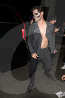 PEOPLE - Verkleidete Stars am Casamigos Halloween-Bash in Beverly Hills