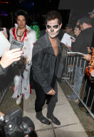 PEOPLE - Verkleidete Stars am Casamigos Halloween-Bash in Beverly Hills