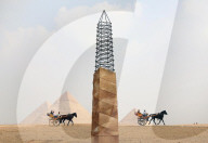 FEATURE - Kunst an den Pyramiden von Gizeh
