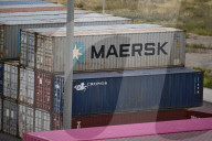 NEWS - Containergüter in den Docks des Hafens von Valencia