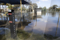 'It was chaotic': thousands of homes to be inundated or cut off amid Victorian flood crisis