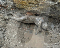 24 Ancient Bronze Statues Found Underwater - Italy