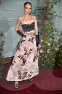 PEOPLE - Xenia Tchoumitcheva bei der 'The Crown' TV show Season 5 Premiere in London