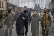 NEWS - Ukraine-Krieg: Präsident Wolodymyr SELENSKYJ trifft US-Schauspieler Sean Penn in Kiew