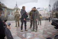 NEWS - Ukraine-Krieg: Präsident Wolodymyr SELENSKYJ trifft US-Schauspieler Sean Penn in Kiew