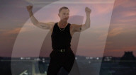PEOPLE - James-Bond-Darsteller Daniel Craig verblüfft mit einer Tanznummer für einen Wodka-Werbespot
