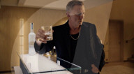 PEOPLE - James-Bond-Darsteller Daniel Craig verblüfft mit einer Tanznummer für einen Wodka-Werbespot
