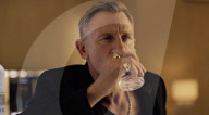 PEOPLE - James-Bond-Darsteller Daniel Craig verblüfft mit einer Tanznummer für einen Wodka-Werbespot
