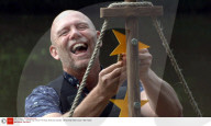 PEOPLE - Mike Tindall, der Gatte von Queen-Enkelin Zara Tindall, macht beim Dschungelcamp mit