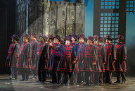 The Yeomen of the Guard review - tonal uncertainties but G&S update has plenty to enjoy
