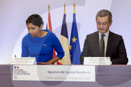 Home Secretary signs agreement to reduce small boats crossing