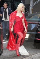 PEOPLE - Lady in Red: Anya Taylor-Joy kommt an bei Good Morning America in New York