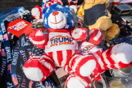 NEWS - USA: MAGA-Merchants vor Donald Trumps Mar-a-Lago-Haus
