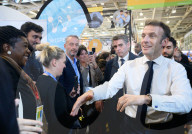 NEWS - Präsident Emmanuel Macron besucht den 104. Bürgermeisterkongress in Paris