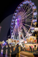 FEATURE - Weihnachtsmarkt auf dem Alten Markt in Magdeburg