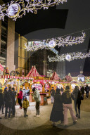FEATURE - Weihnachtsmarkt auf dem Alten Markt in Magdeburg