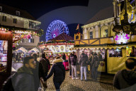 FEATURE - Weihnachtsmarkt auf dem Alten Markt in Magdeburg