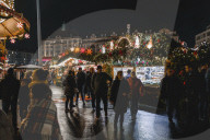 FEATURE - Weltbekannt: Der Dresdner Striezelmarkt