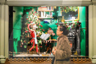 FEATURE - Weihnachtsshopping und Dekorationen in Mayfair, London