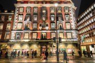 FEATURE - Weihnachtsshopping und Dekorationen in Mayfair, London
