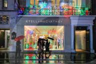 FEATURE - Weihnachtsshopping und Dekorationen in Mayfair, London