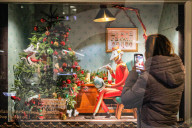 FEATURE - Weihnachtsshopping und Dekorationen in Mayfair, London