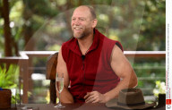 PEOPLE - Mike Tindall verlässt das Dschungelcamp und wird von Zara Phillips umarmt