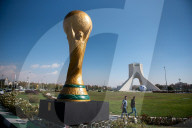 FUSSBALL-WM Katar - Pokal-Skulptur der FIFA Fussball-Weltmeisterschaft 2022 in Teheran