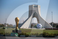 FUSSBALL-WM Katar - Pokal-Skulptur der FIFA Fussball-Weltmeisterschaft 2022 in Teheran