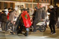 FUSSBALL-WM Katar - Marokkanische Fussballfans feiern den Einzug ins Achtelfinal