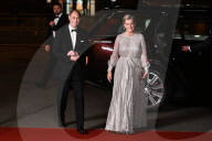 ROYALS - Sophie von Wessex und Prinz Edward in der Royal Box beim Singen der Nationalhymne an der Royal Variety Performance 2022