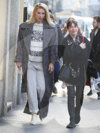 PEOPLE - Michelle Hunziker shoppt in Mailand