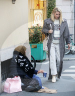 PEOPLE - Michelle Hunziker shoppt in Mailand