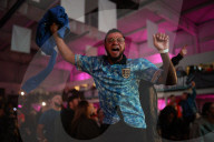 FUSSBALL-WM Katar - England-Fans feiern den Sieg von England gegen Senegal