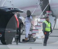 PREMIUM EXCLUSIVE Kylie Jenner arriving from Art Basel in her private jet