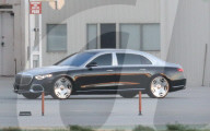PREMIUM EXCLUSIVE Kylie Jenner arriving from Art Basel in her private jet