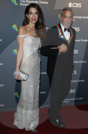 PEOPLE - Amal und George Clooney an den 45th Kennedy Center Honors in Washington
