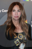PEOPLE - Julia Roberts trägt Moschino an den Kennedy-Awards