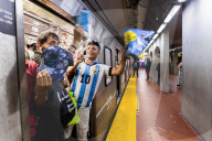 FUSSBALL-WM Katar - Buenos Aires: Fans feiern den Finaleinzug Argentiniens