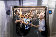 FUSSBALL-WM Katar - Buenos Aires: Fans feiern den Finaleinzug Argentiniens