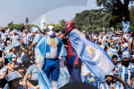 FUSSBALL-WM Katar - Buenos Aires: Fans feiern den Finaleinzug Argentiniens