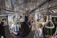 FUSSBALL-WM Katar - Buenos Aires: Fans feiern den Finaleinzug Argentiniens