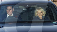 ROYALS - Camilla  trifft in Windsor zum Weihnachtsessen ein, das König Charles für die Mitglieder der königlichen Familie gibt