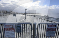 Partially frozen Niagara Falls