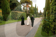 NEWS - Der damalige Papst Benedikt XVI 2005 in Castel Gandolfo