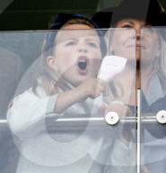 ROYALS - Zara Tindall besucht den Neujahrsrenntag auf der Cheltenham-Rennbahn
