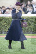 ROYALS - Zara Tindall besucht den Neujahrsrenntag auf der Cheltenham-Rennbahn