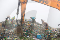 NEWS - Bangladesch: Arbeiter auf MÃ¼llhalde in Sylhet