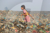 NEWS - Bangladesch: Arbeiter auf MÃ¼llhalde in Sylhet